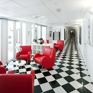 **** Hotel de apartamente & Urban Padel Italia
